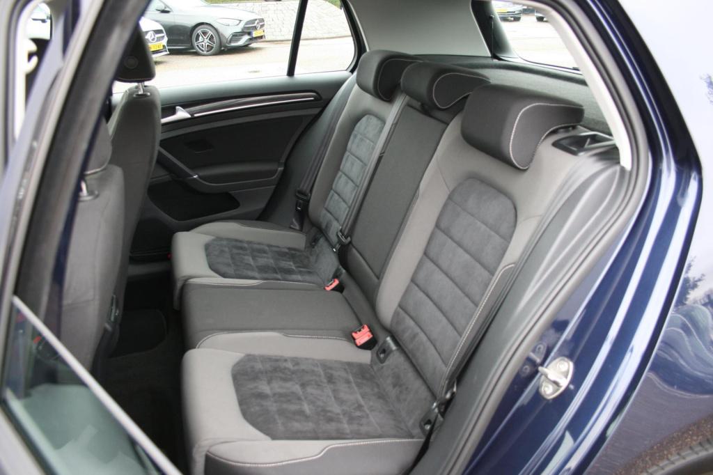 Volkswagen Golf 1.2 tsi highline / afn. trekhaak / navi / cruise / stoelver