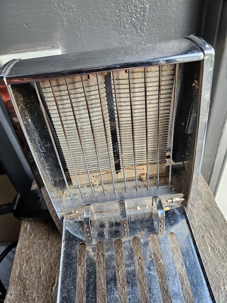 Vintage jaren 60 Inventum broodrooster - Chroom