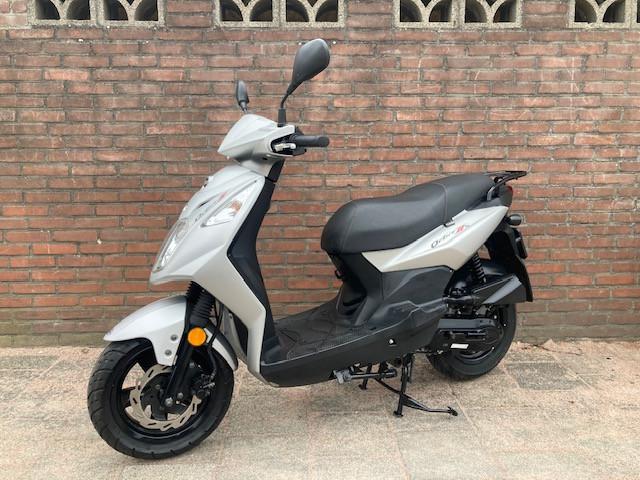 ZEER MOOIE SYM ORBIT II 4 TAKT SNOR SCOOTER EURO4 BOUWJAAR 2021