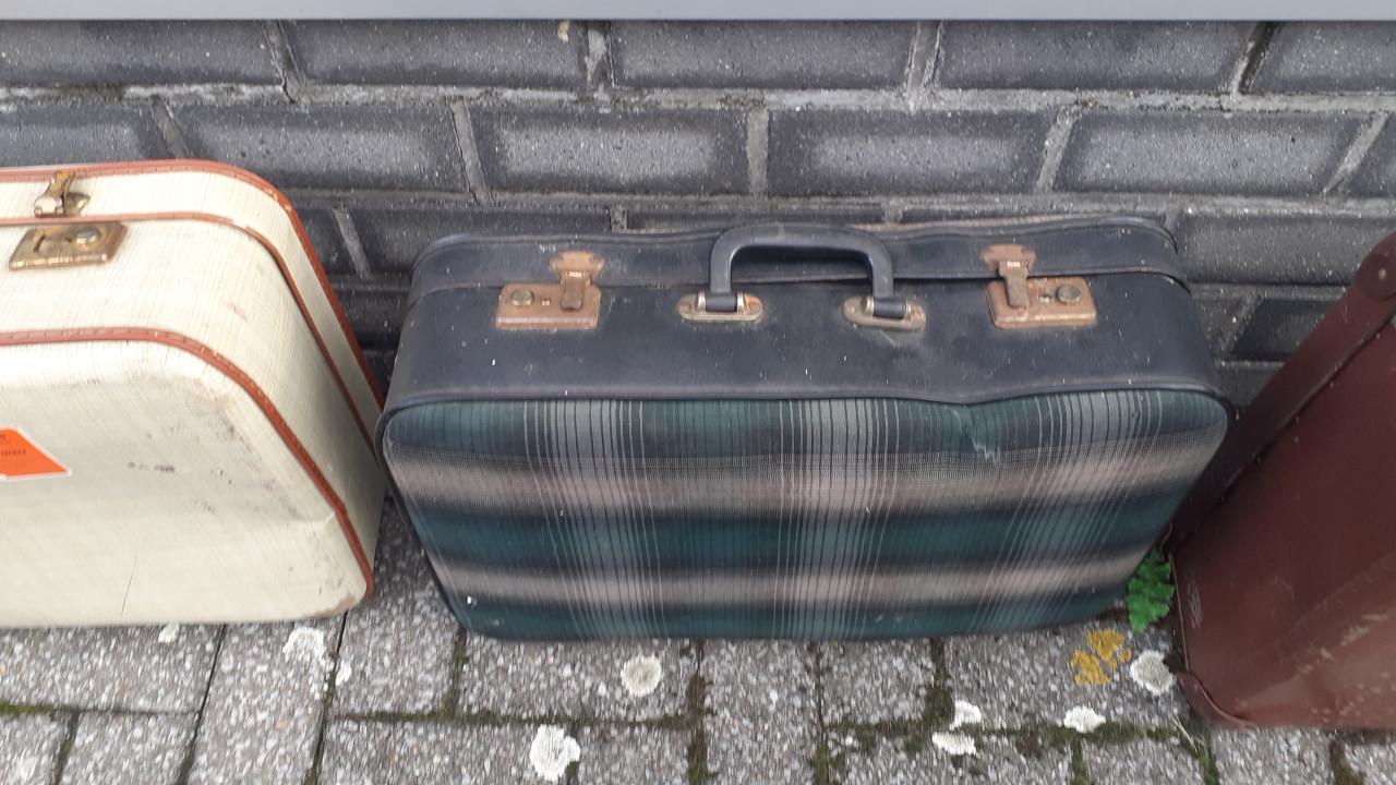 Rol-Koffers roze / groen & tas, blauw met inhoud rugzak + tas + kleine tas