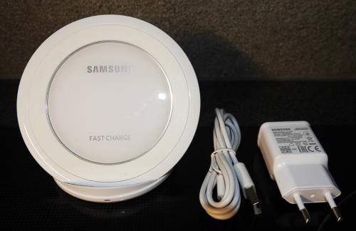 Samsung wireless fastcharge oplaadstandaard incl. netadapter