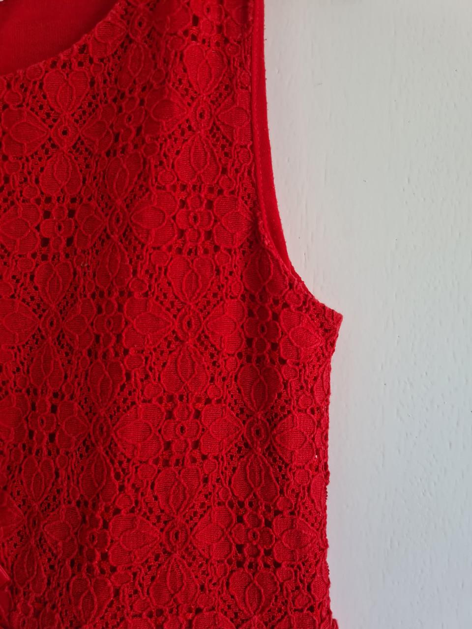 Rood kant jurkje van H&M Maat 134-140