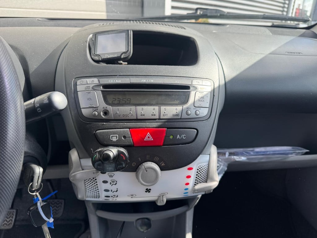 Peugeot 107 1.0-12v millesim 200/nap/apk/airco/lichtmetaal