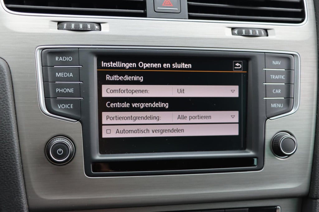 Volkswagen Golf variant 1.0 tsi business edition connected