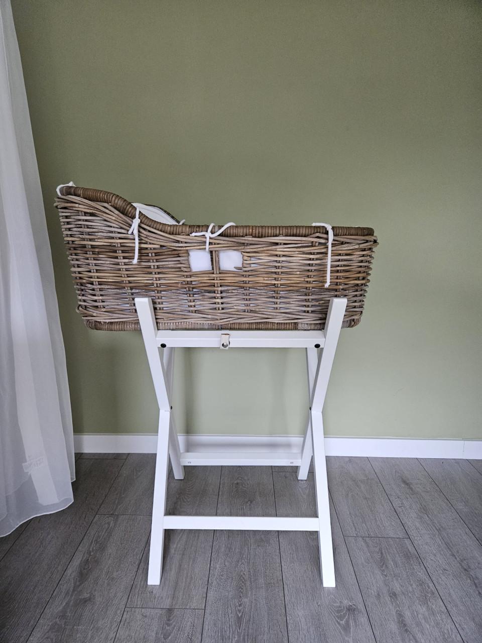 Mooie in nieuwstaat  verkerende baby wieg