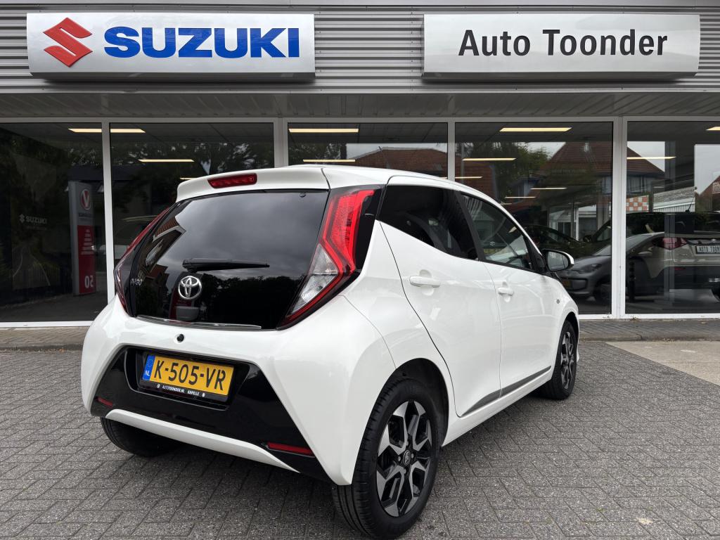 Toyota Aygo 1.0 vvti x-joy/camera/carplay/climate-control