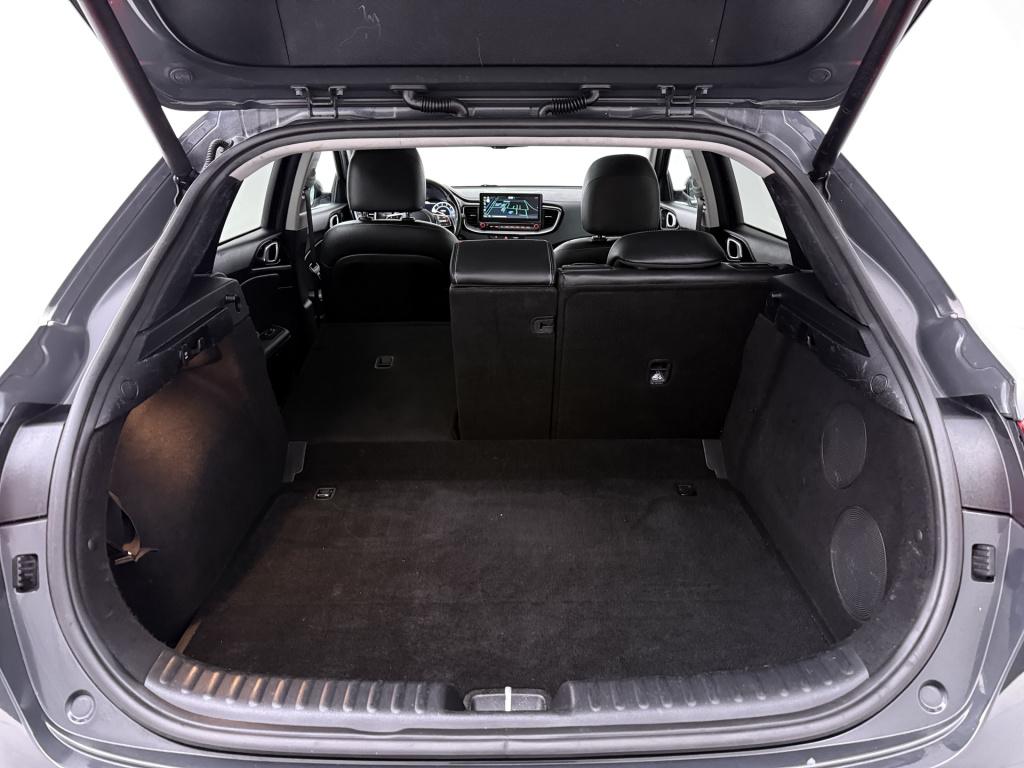 Kia Xceed 1.5 t-gdi mhev executiveline | trekhaak | schuifdak | jbl |