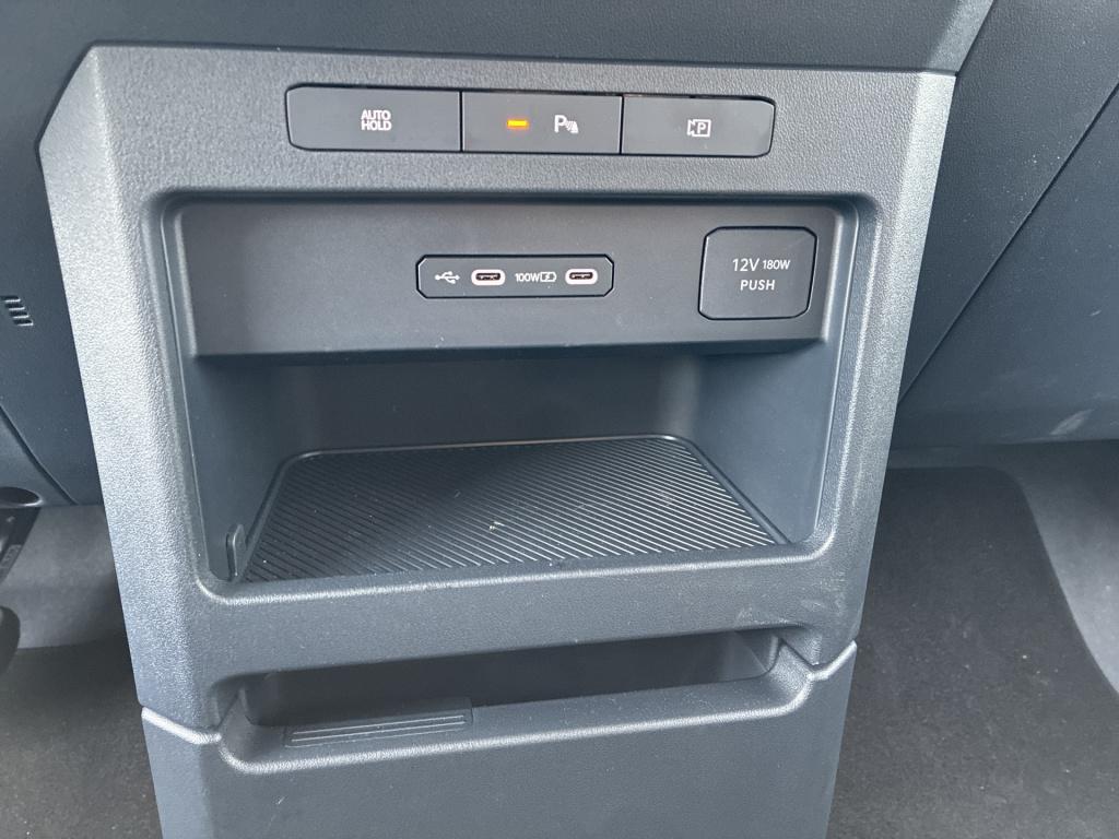 Kia Pv5 l2h1 essential 71.2 kwh | demonstratieauto | houten vloer en wanden