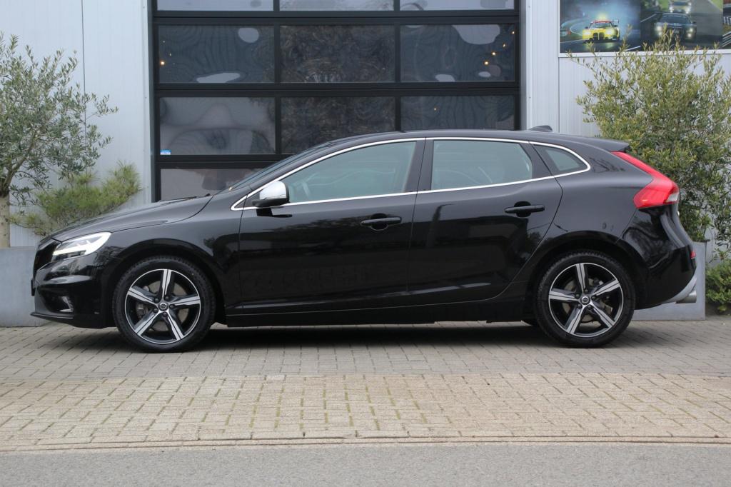 Volvo V40 1.5 t2 r-design automaat - leder/alcantara - led - navi - pdc + c