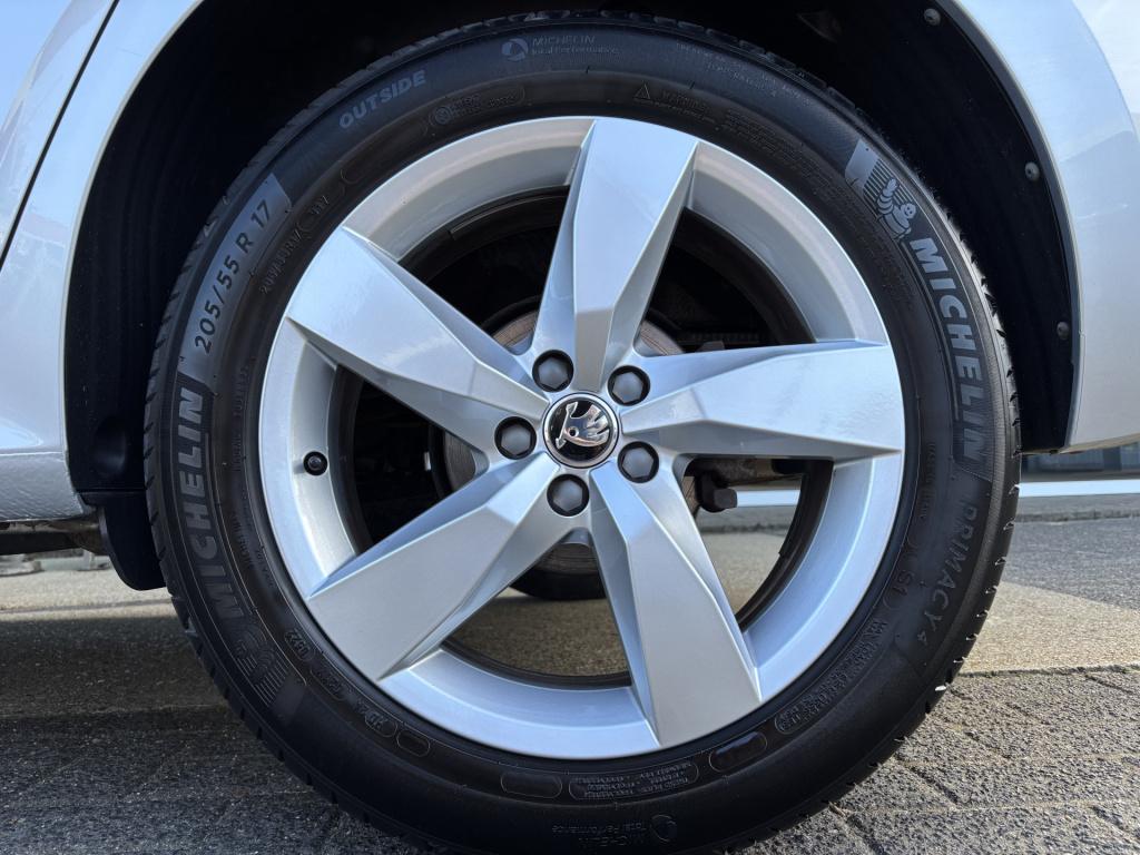 Skoda Kamiq automaat 1.5 tsi act sport business/trekhaak