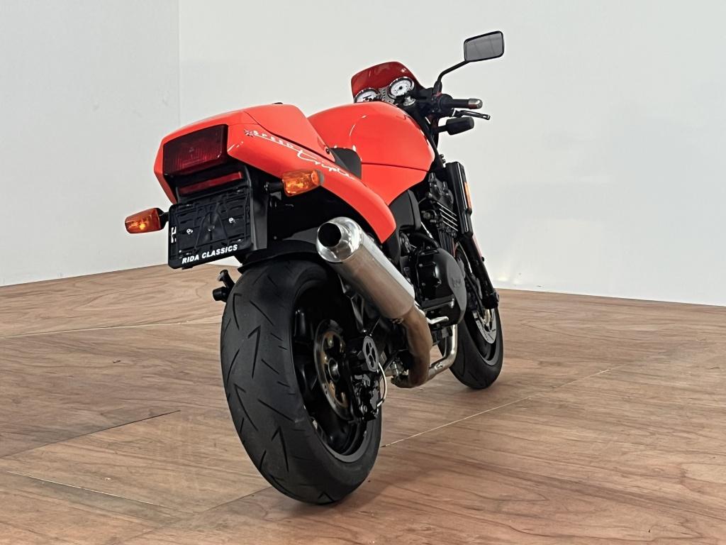 Triumph Speed Triple 900