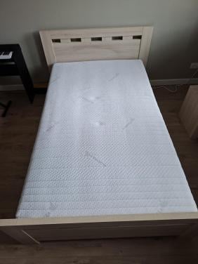 Bed 120