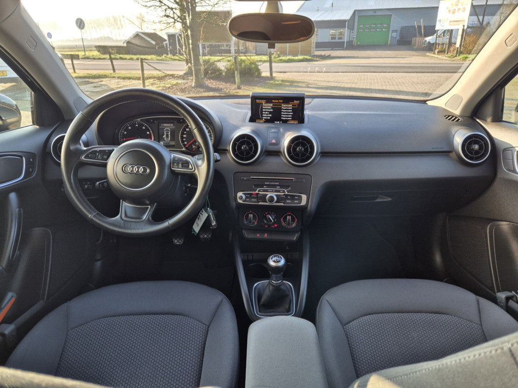 Audi A1 Sportback 1.0 tfsi adrenalin s-line