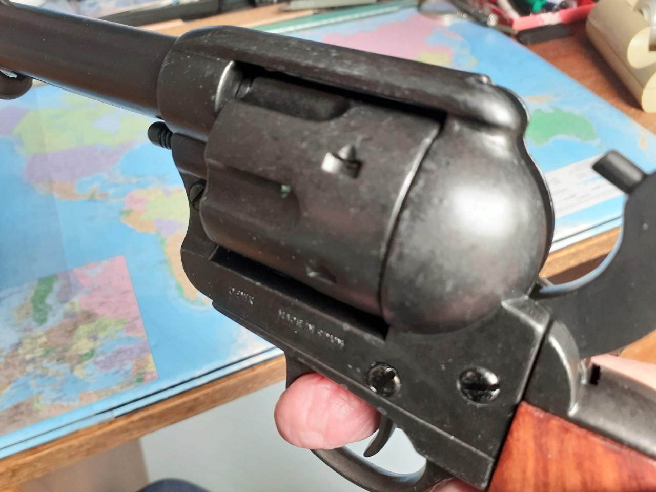 Pistool - een replica  van de .45 kaliber revolver,