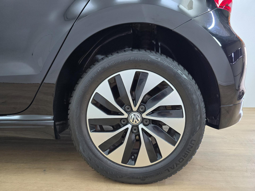 Volkswagen Polo occasion zwart 1.0 bluemotion uitvoering dus extra zuinig! 