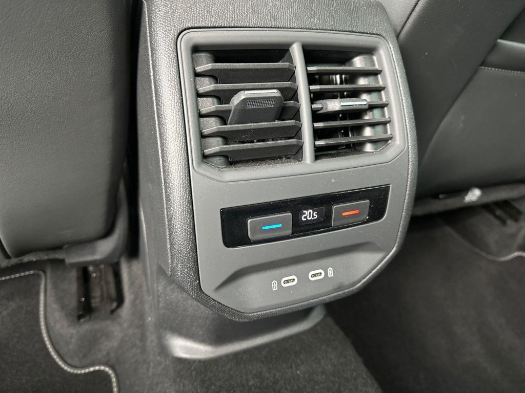 Cupra Leon 1.4 e-hybrid vz copper edition pano sfeer acc camera