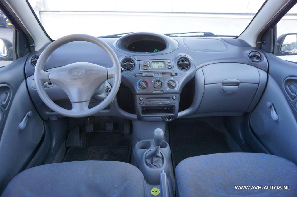 Toyota Yaris 1.0-16v vvt-i yorin