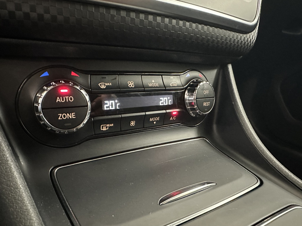 Mercedes-Benz A-Klasse 200 ambition | 163pk | stoelverwarming | climate con