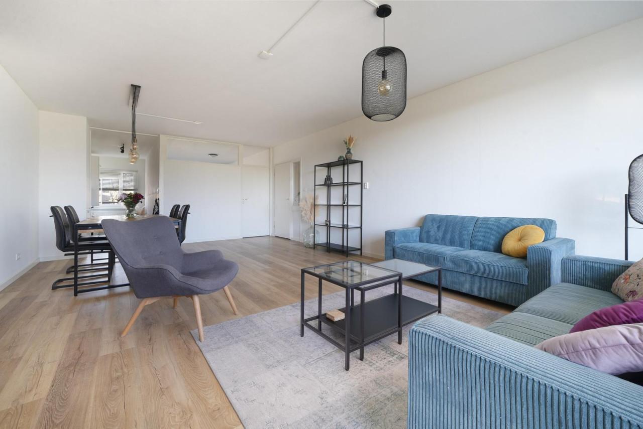 Zeer nette blauwe banken