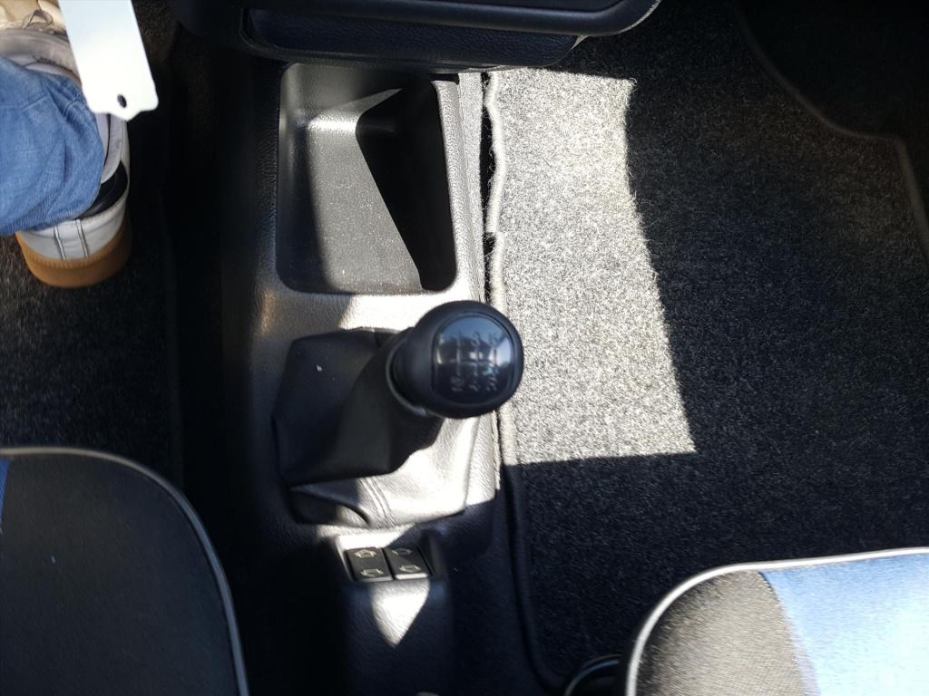 Peugeot 106 1.1 xr 5dr xt | schuifdak | toerenteller |