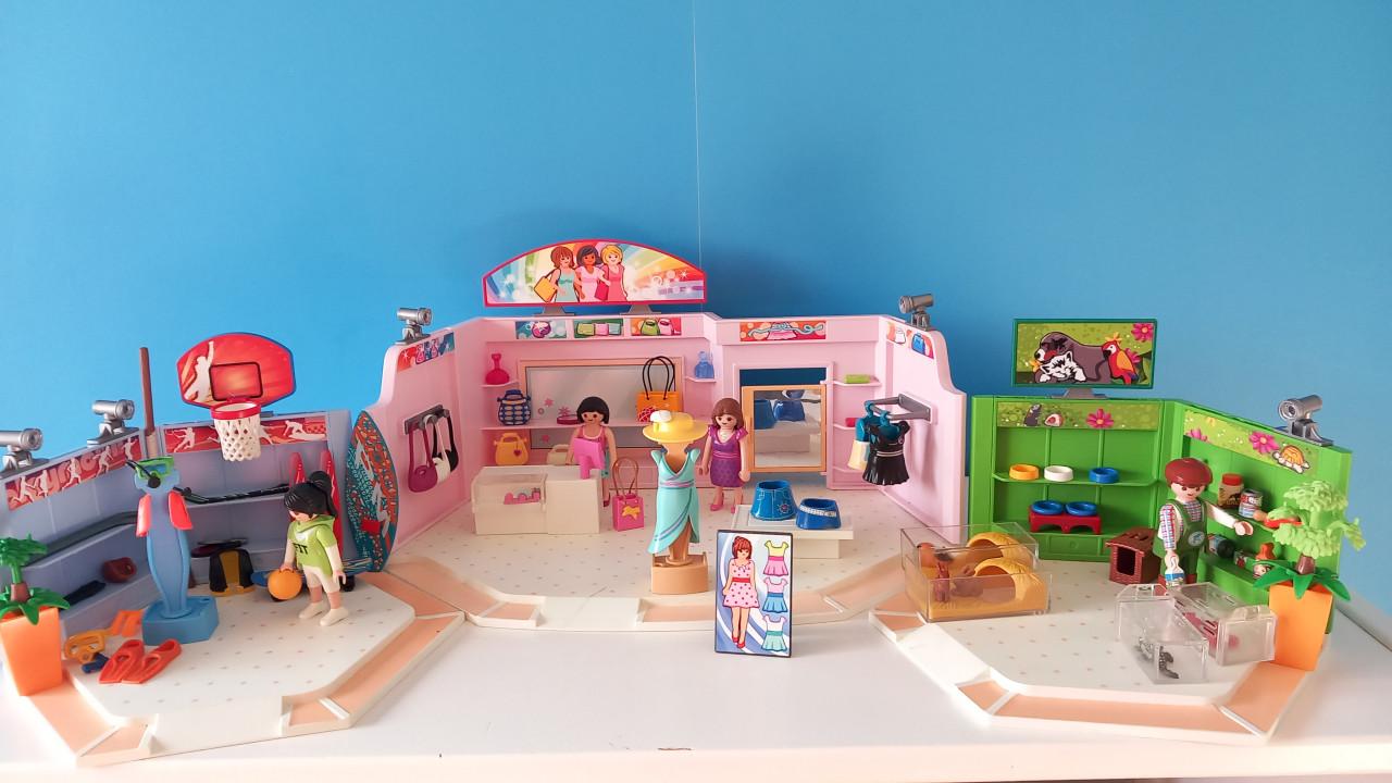Playmobil winkelcentrum:sportshop,dierenzaak,damesmode set 9078