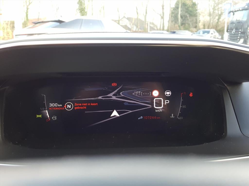 Peugeot 2008 allure 1.5 bluehdi 130pk automaat (eat8) apple carplay & andro