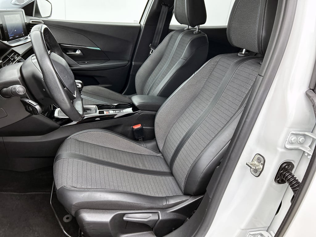 Peugeot 2008 100 pk allure pack premium | rijklaar | navigatie | 360 camera