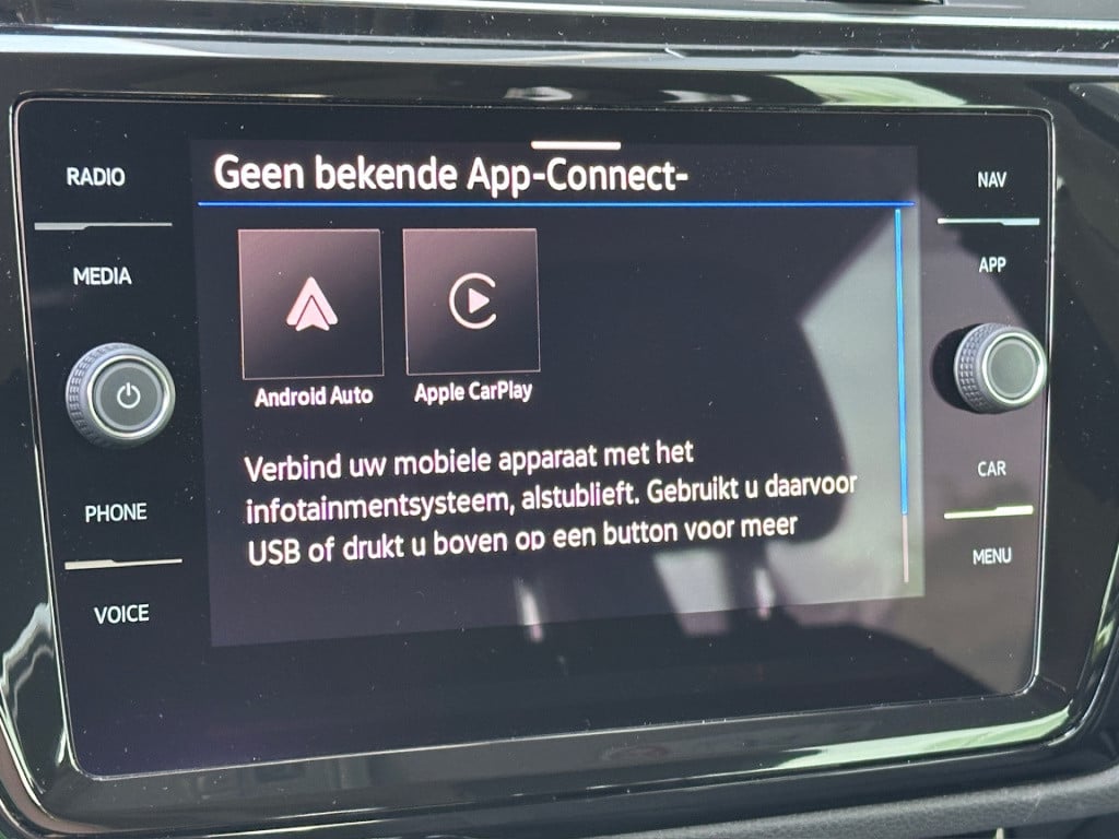 Volkswagen Touran 1.5 tsi 150pk dsg r-line highline | led | trekhaak | dode