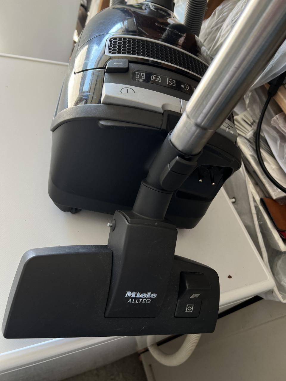 Miele S8 Black Diamond 2200W als nieuw compleet