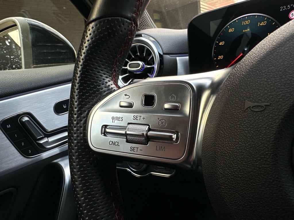 Mercedes-Benz A-Klasse 180 business solution amg // ambiance verlichting //