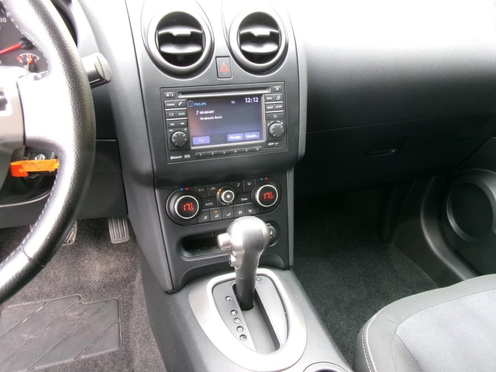 Nissan Qashqai 1.6 acenta airco, nav., camera, trekhaak, pdc