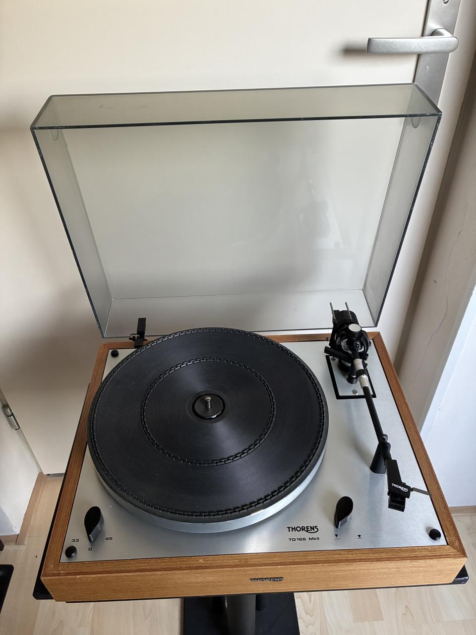 Thorens TD 166 mk 2 platenspeler.