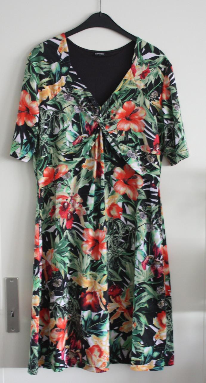 Jurk met rode lelies maat 40