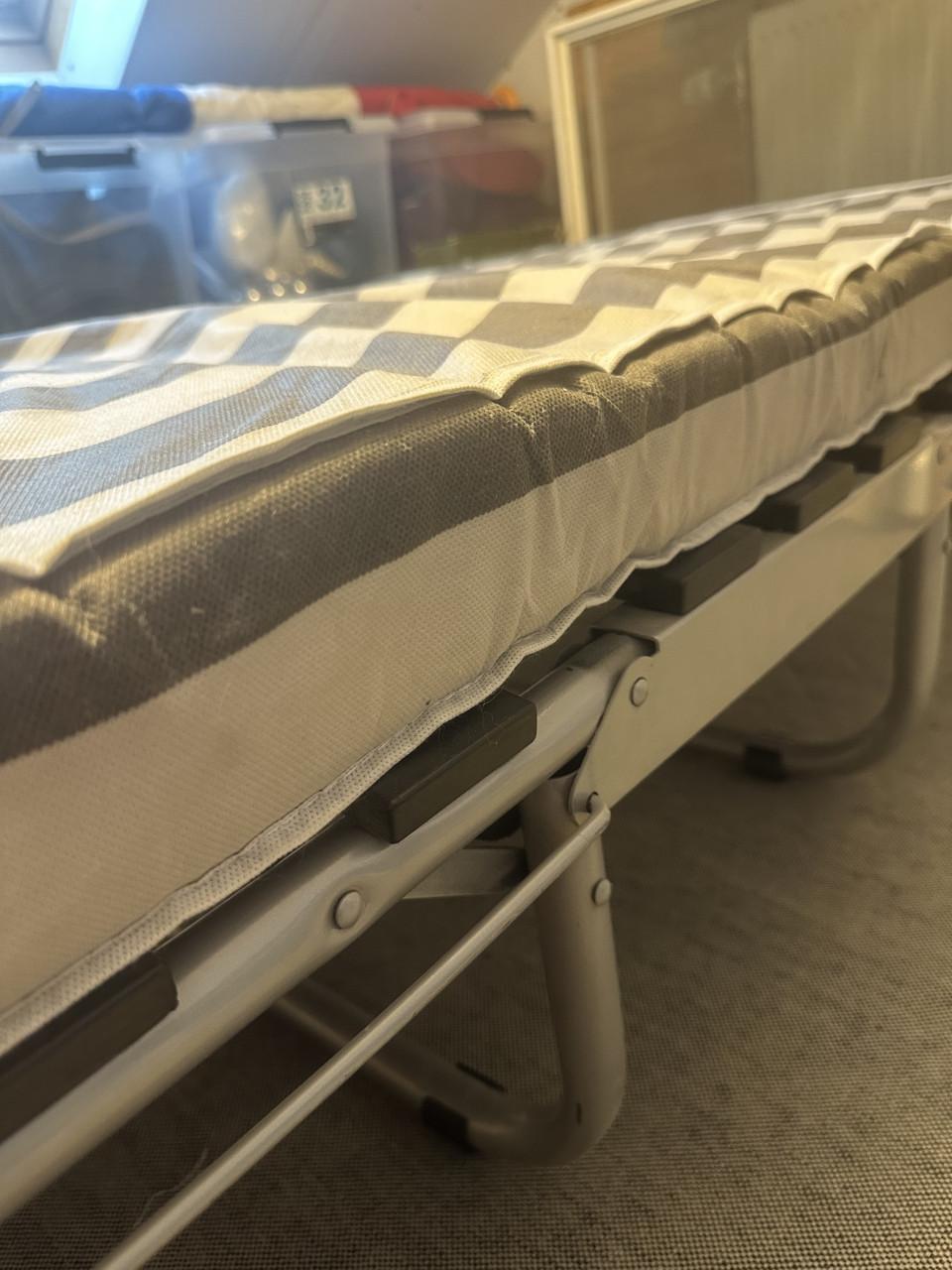 Logeerbed / stretcher 190x80