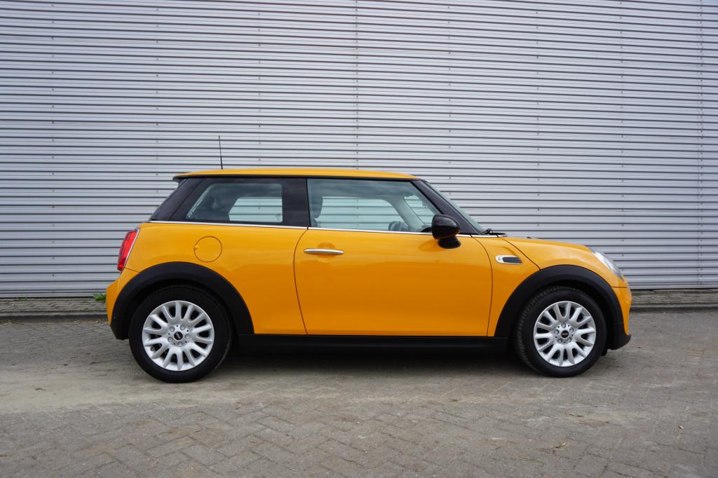 Mini 3-deurs 1.2 one airco / stoelverw. / bt / elektr. ramen / lm velgen