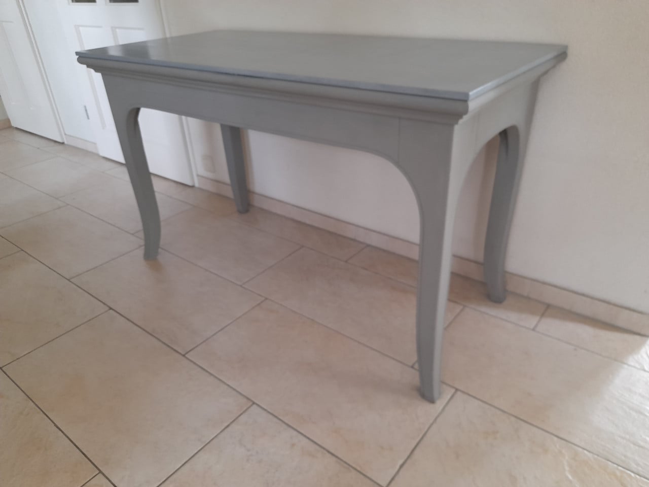 Mooie massief houten tafel 128 x 58 x 75H (in goede staat )