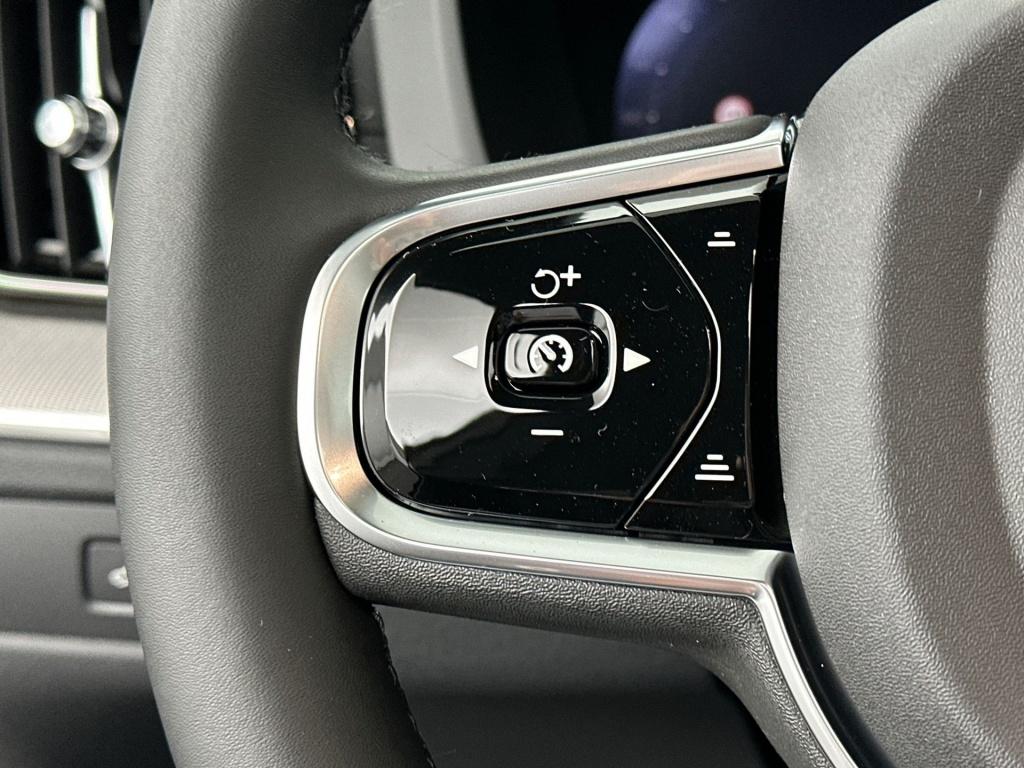 Volvo XC60 t8 awd ultra dark executive edition