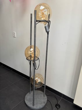 Staande lamp 132 cm. in zeer goede staat merk Zijlstra