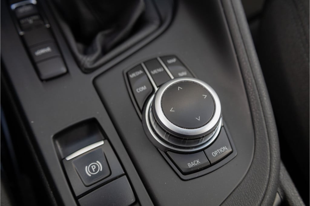 BMW X1 xdrive25e ✅trekhaak✅nav✅cc