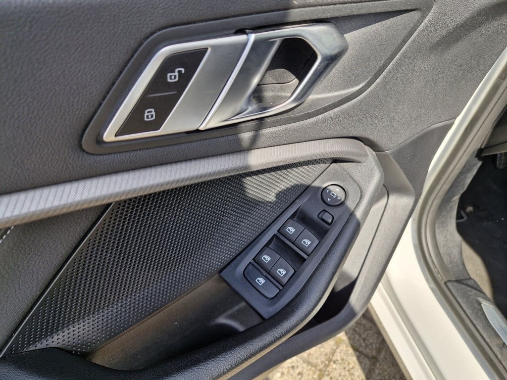 BMW 1 Serie 118i executive edition | sport line pakket | bmw led