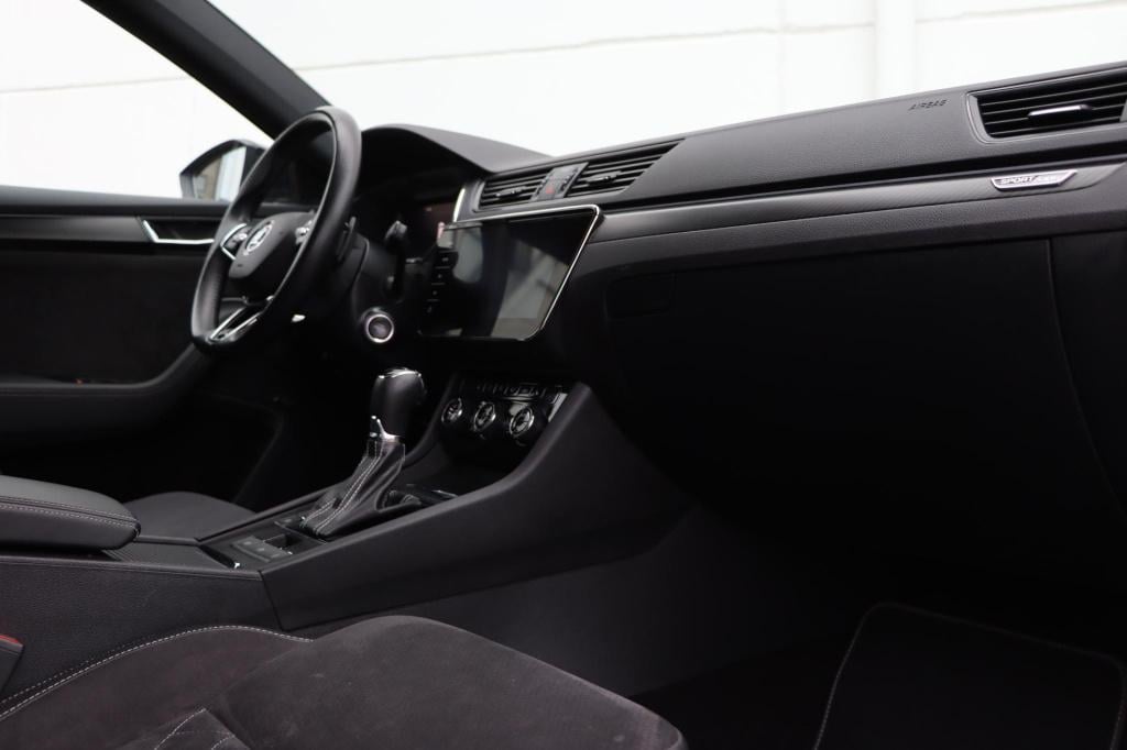 Skoda Superb combi 1.4 tsi iv sportline 218pk dsg6 | black style | memory s