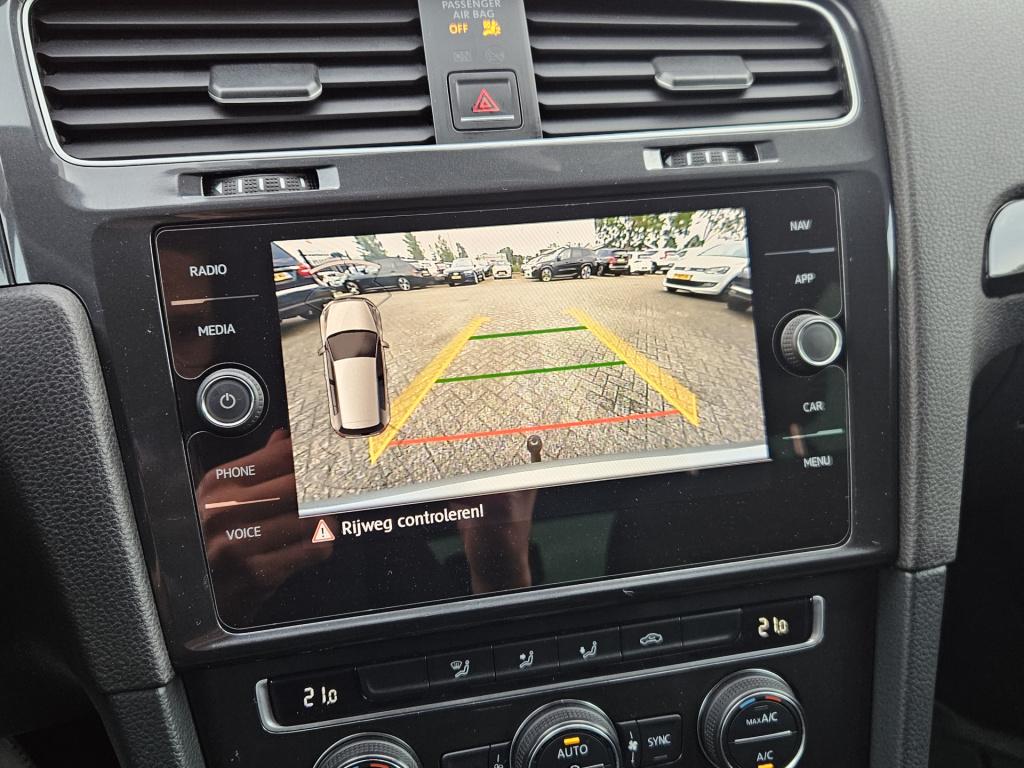 Volkswagen Golf 1.0 tsi comfortline | carplay | camera | trekhaak