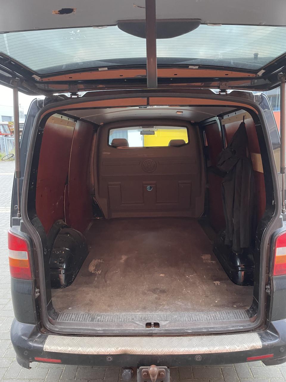 VW Transporter 2007 - 2,5l TDI/130pk - 277.500km