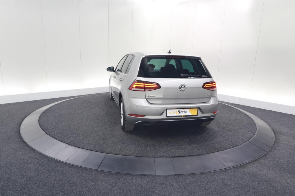 Volkswagen Golf 1.0 tsi 110pk highline | adaptieve cruise control | apple c