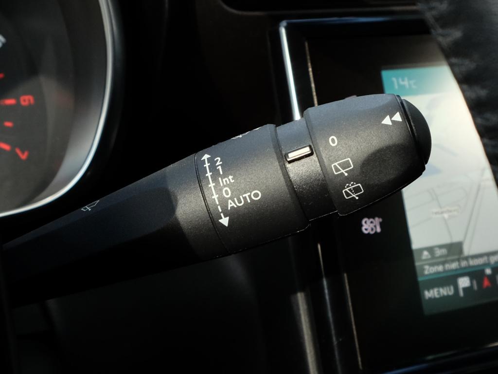 Citroen C3 Aircross 1.2 puretech 110pk shine | navigatie| parkeer sensoren 