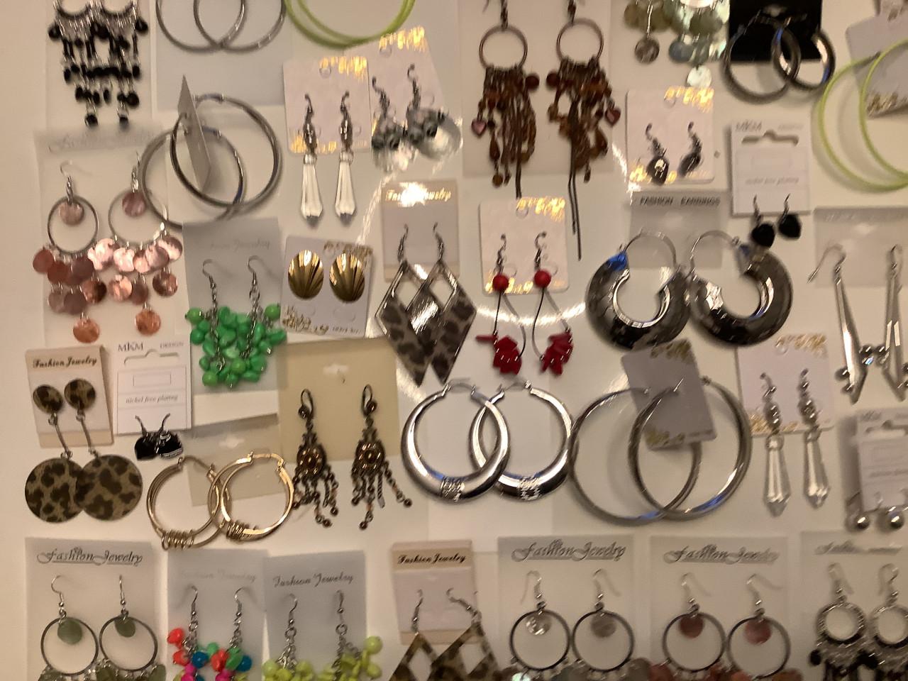 Partij prachtige oorbellen. (Partij 40)