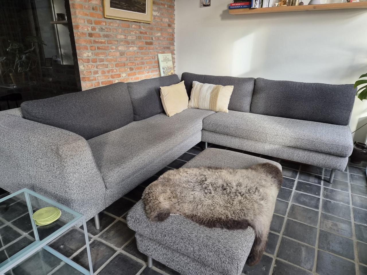 Bank met wollen bekleding