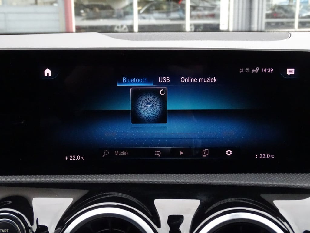 Mercedes-Benz A-Klasse 200 advantage | pano | 18" | led