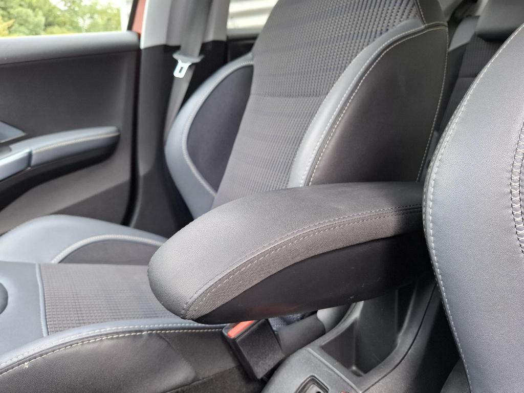 Peugeot 208 110 allure automaat eat6 nav/clima/camv