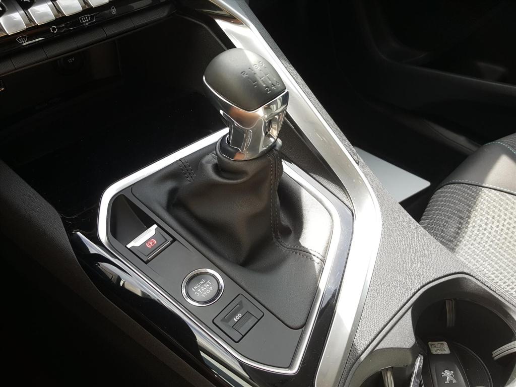 Peugeot 3008 1.2 130pk s&s allure apple carplay & android auto | navigatie 